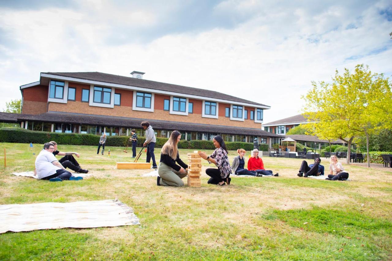 Отель Kents Hill Park Training & Conference Centre Милтон-Кейнс Экстерьер фото