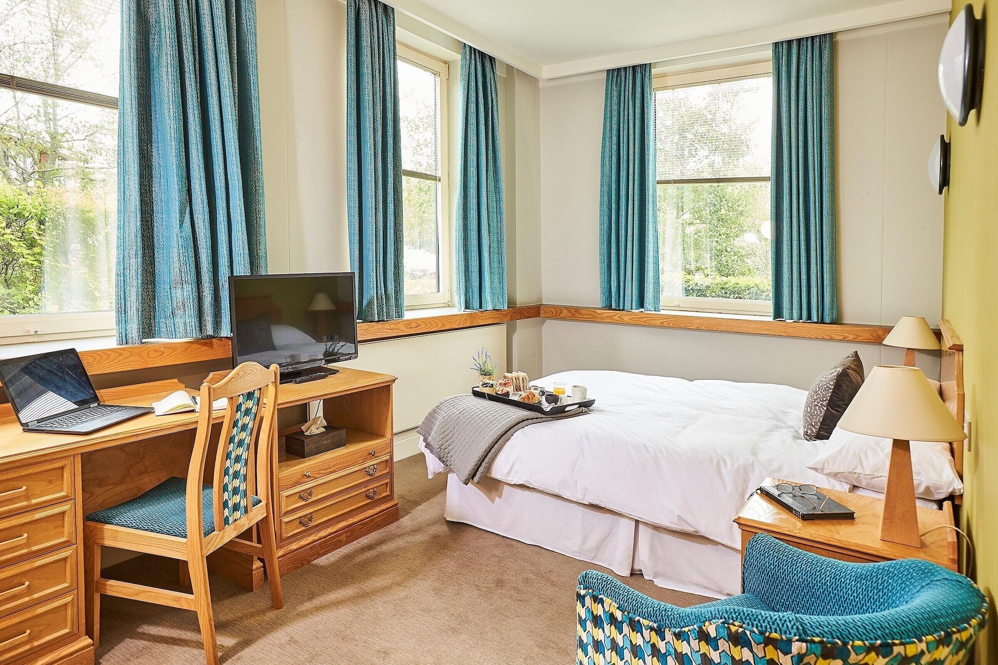 Отель Kents Hill Park Training & Conference Centre Милтон-Кейнс Экстерьер фото