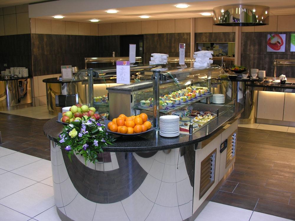 Отель Kents Hill Park Training & Conference Centre Милтон-Кейнс Экстерьер фото